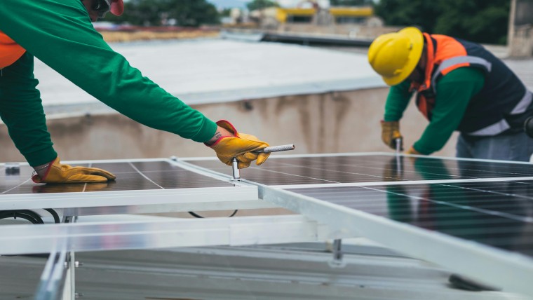 Guide to Transitioning to Solar Energy for Healthcare SMEs